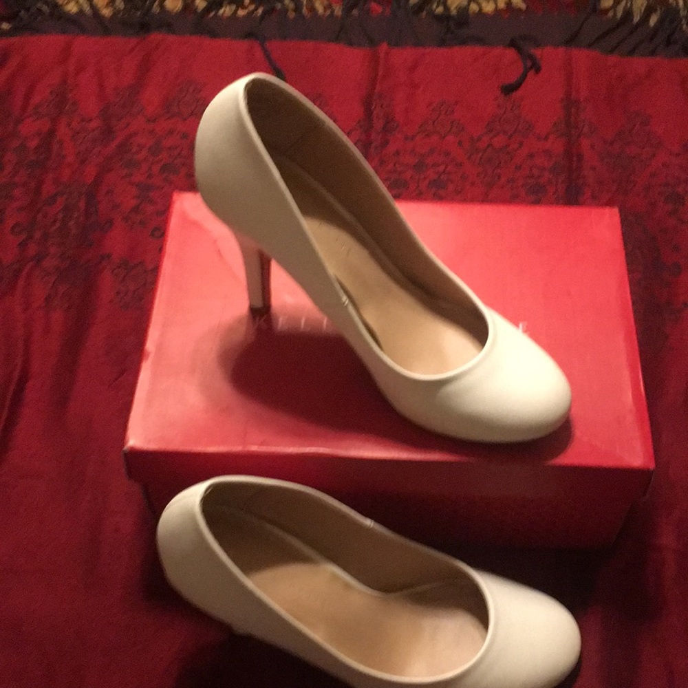 Kelly and Kate pumps only worn them a couple of times, very good condition.